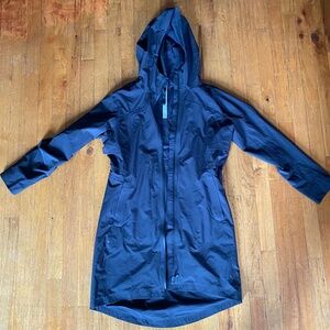 Lululemon black raincoat